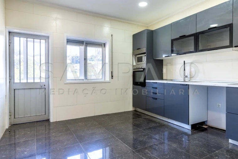 Apartamento T3 para Venda em Fânzeres e São Pedro da Cova Foto 40