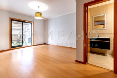 Apartamento T2 para Venda em Baguim do Monte (Rio Tinto)
