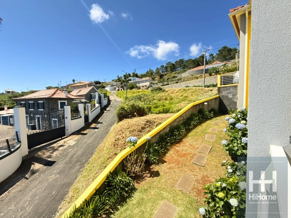 Moradia T3 para Venda em Prazeres Foto 8