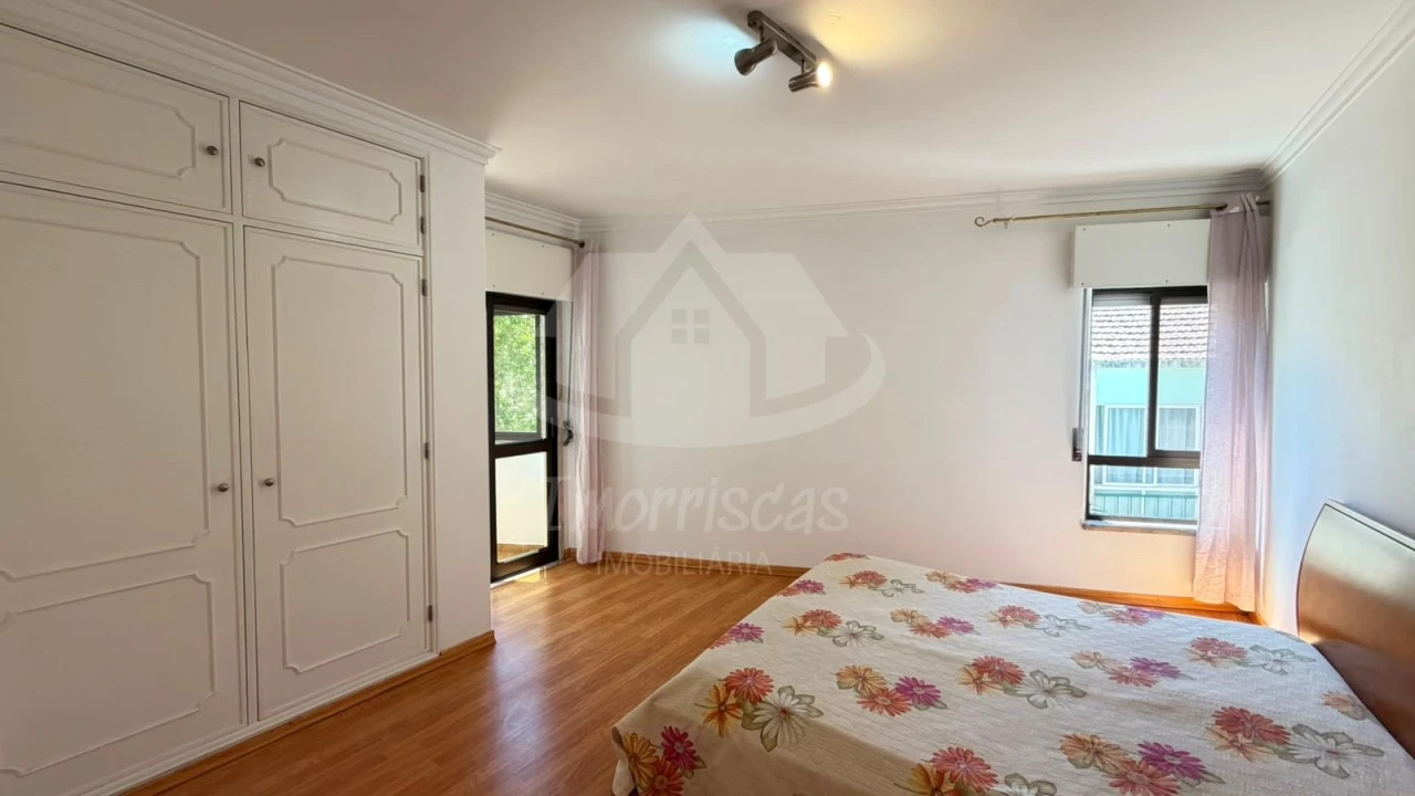 Apartamento T2 para Venda em Santa Iria de Azoia, São João da Talha e Bobadela Foto 18