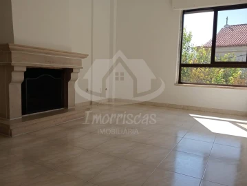 Apartamento T2 para Venda em Santa Iria de Azoia, São João da Talha e Bobadela