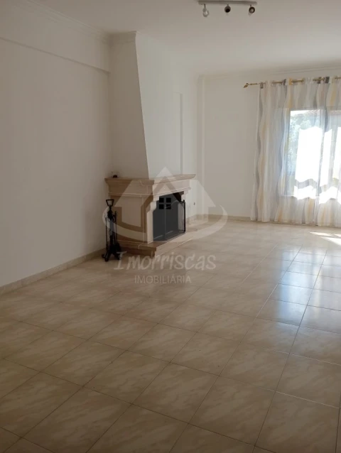 Apartamento T2 para Venda em Santa Iria de Azoia, São João da Talha e Bobadela