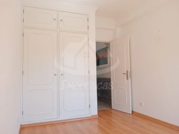 Apartamento T2 para Venda em Santa Iria de Azoia, São João da Talha e Bobadela