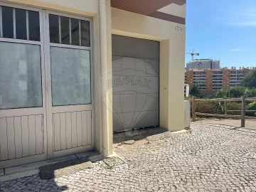 Loja para Venda em União das Freguesias de Setúbal