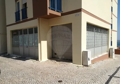 Loja para Venda em União das Freguesias de Setúbal
