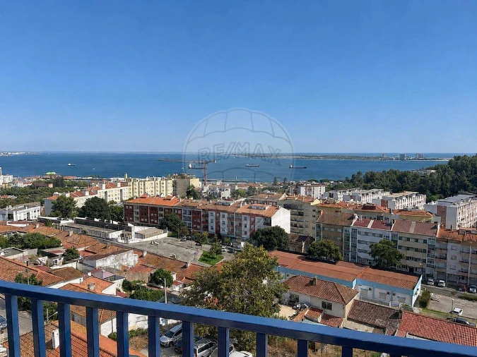 Apartamento T4 para Venda em União das Freguesias de Setúbal Foto 5