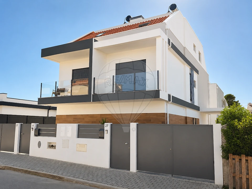 Moradia T3 para Venda em Fernao Ferro Foto 32
