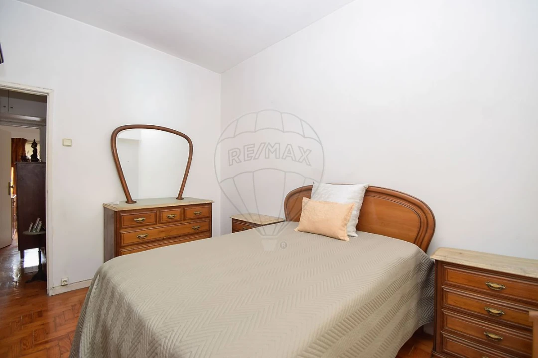 Apartamento T2 para Venda em Camarate, Unhos e Apelação Foto 6