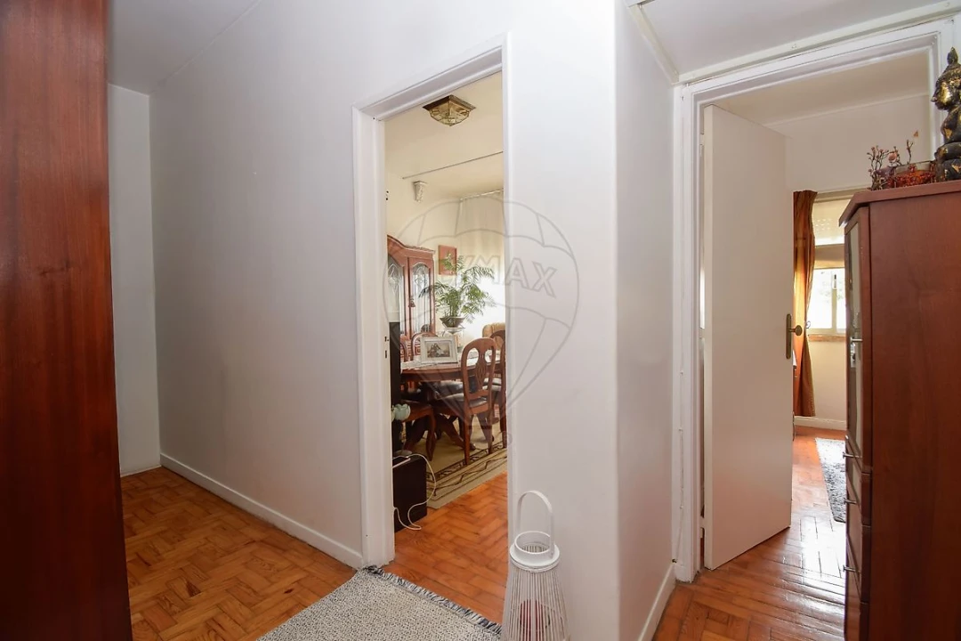 Apartamento T2 para Venda em Camarate, Unhos e Apelação Foto 10