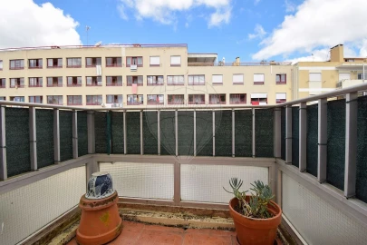Apartamento T2 para Venda em Camarate, Unhos e Apelação