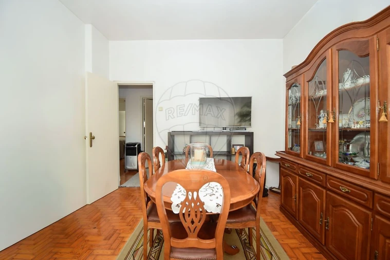 Apartamento T2 para Venda em Camarate, Unhos e Apelação Foto 11