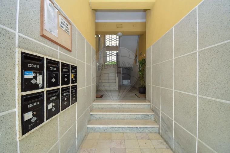 Apartamento T2 para Venda em Camarate, Unhos e Apelação Foto 21