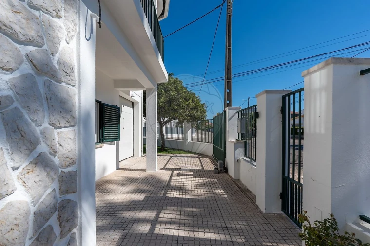 Moradia T3 para Venda em Amora Foto 5