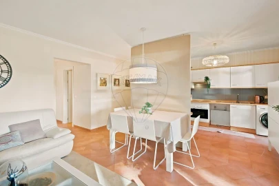 Apartamento T2 para Venda em Charneca de Caparica e Sobreda