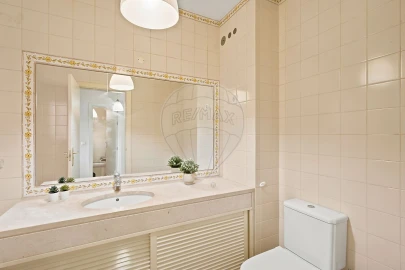 Apartamento T2 para Venda em Charneca de Caparica e Sobreda