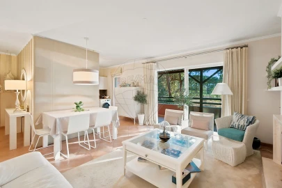 Apartamento T2 para Venda em Charneca de Caparica e Sobreda