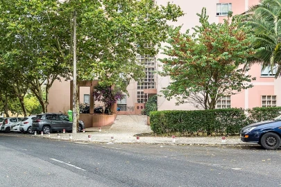 Apartamento T2 para Venda em Santo António dos Cavaleiros e Frielas