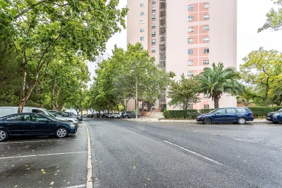 Apartamento T2 para Venda em Santo António dos Cavaleiros e Frielas