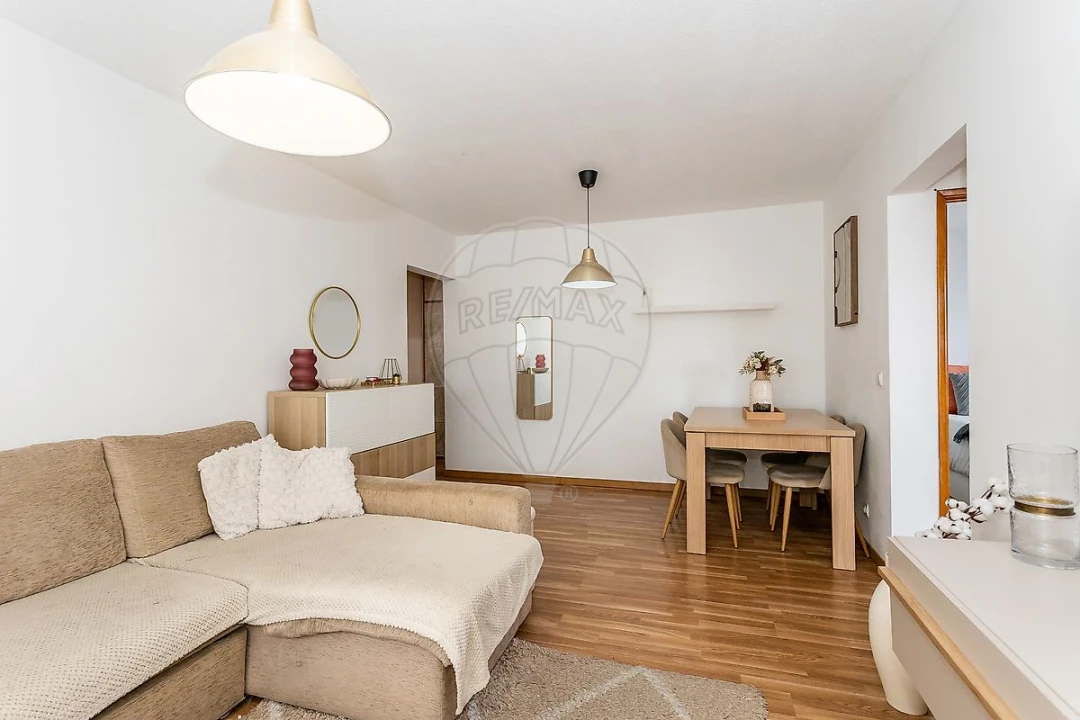 Apartamento T2 para Venda em Santo António dos Cavaleiros e Frielas Foto 13