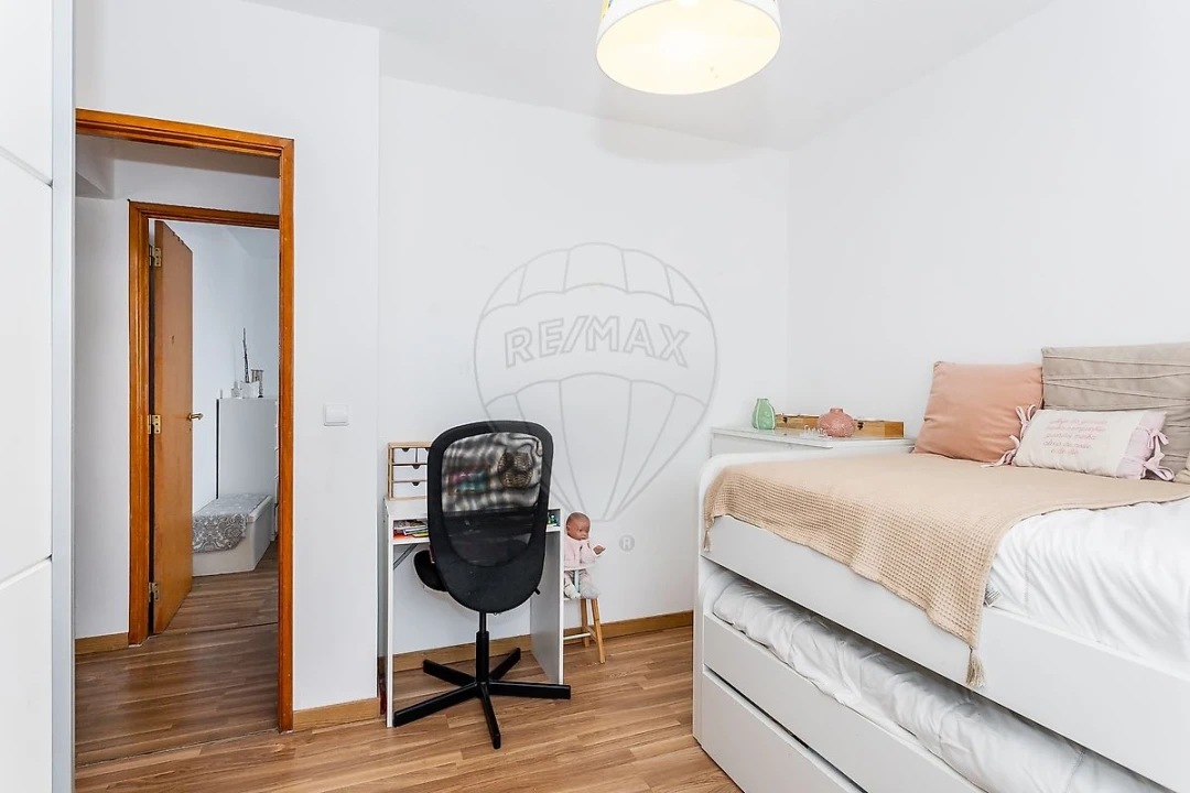 Apartamento T2 para Venda em Santo António dos Cavaleiros e Frielas Foto 14