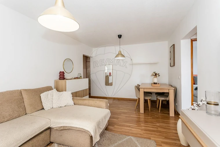 Apartamento T2 para Venda em Santo António dos Cavaleiros e Frielas Foto 13
