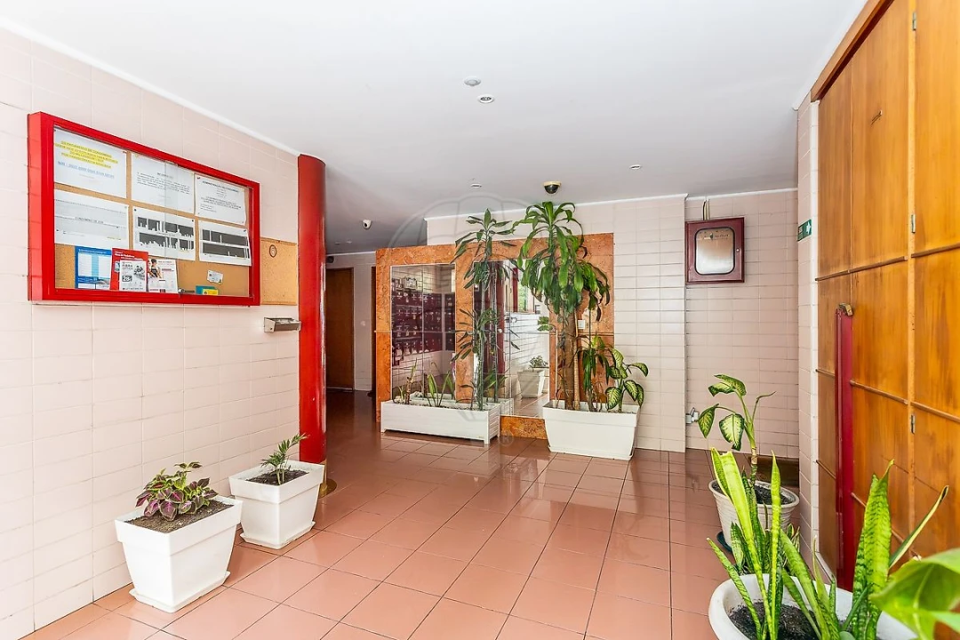 Apartamento T2 para Venda em Santo António dos Cavaleiros e Frielas Foto 22