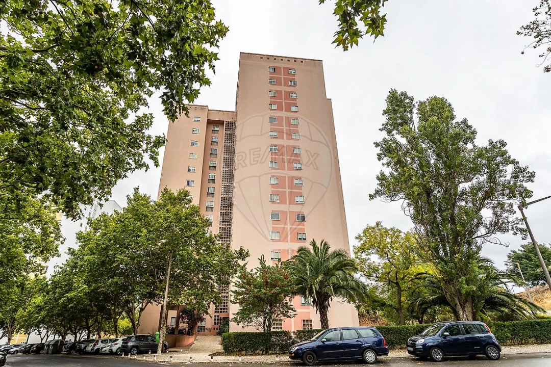 Apartamento T2 para Venda em Santo António dos Cavaleiros e Frielas Foto 23
