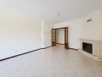 Apartamento T2 para Venda em Algueirão-Mem Martins