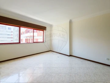 Apartamento T2 para Venda em Algueirão-Mem Martins