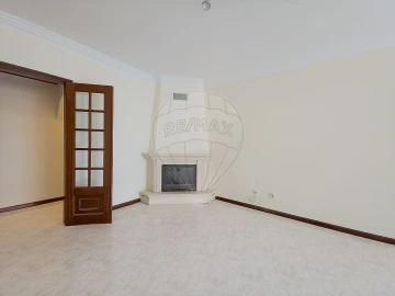 Apartamento T2 para Venda em Algueirão-Mem Martins