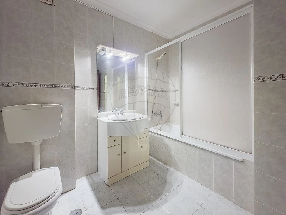 Apartamento T2 para Venda em Algueirão-Mem Martins Foto 11