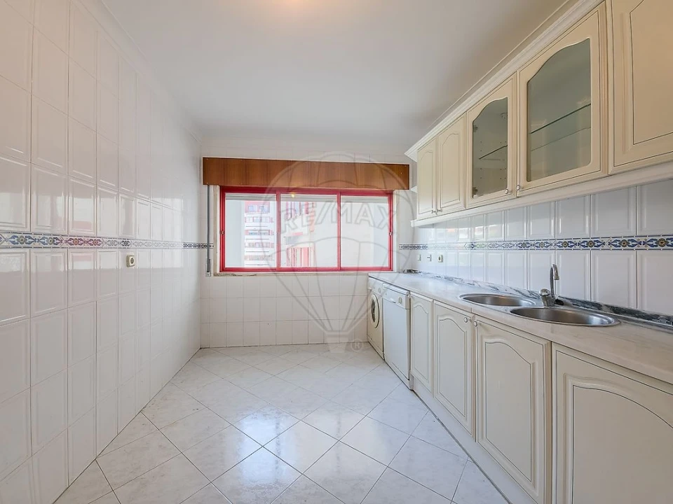 Apartamento T2 para Venda em Algueirão-Mem Martins Foto 13