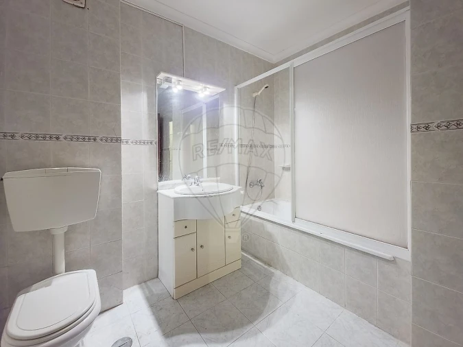 Apartamento T2 para Venda em Algueirão-Mem Martins Foto 11
