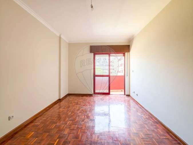 Apartamento T2 para Venda em Algueirão-Mem Martins Foto 10