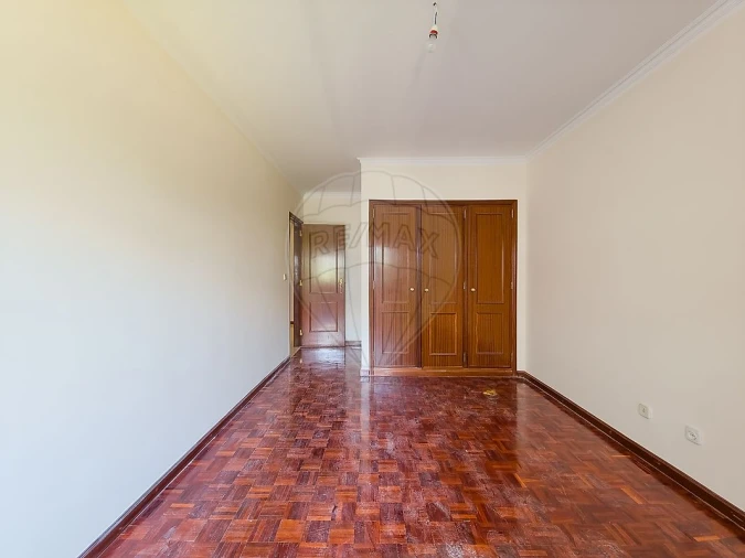 Apartamento T2 para Venda em Algueirão-Mem Martins Foto 9