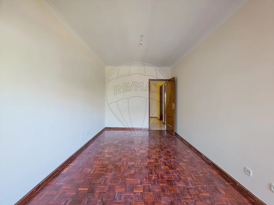 Apartamento T2 para Venda em Algueirão-Mem Martins Foto 6