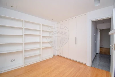 Apartamento T2 para Arrendamento em Estrela