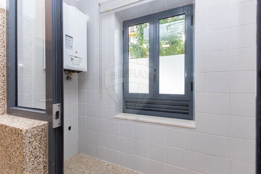 Apartamento T3 para Venda em Oliveira do Douro Foto 6
