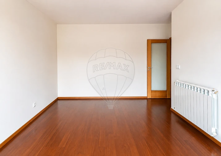Apartamento T3 para Venda em Oliveira do Douro Foto 9
