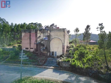 Armazém para Venda em Arões