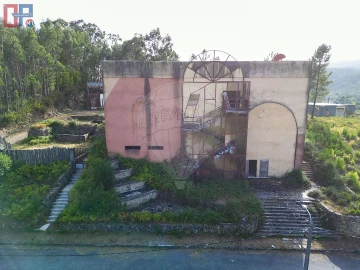 Armazém para Venda em Arões
