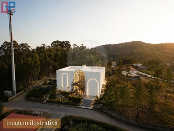 Armazém para Venda em Arões