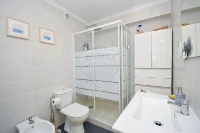 Apartamento T3 para Venda em Santo António dos Cavaleiros e Frielas
