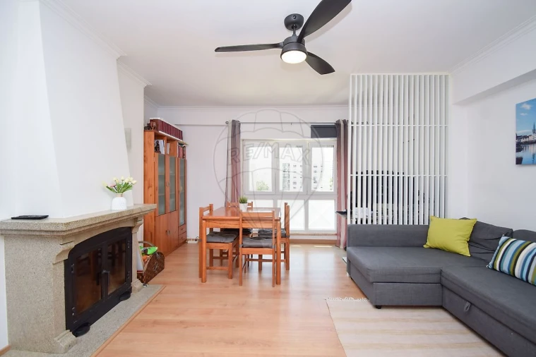 Apartamento T3 para Venda em Santo António dos Cavaleiros e Frielas Foto 13