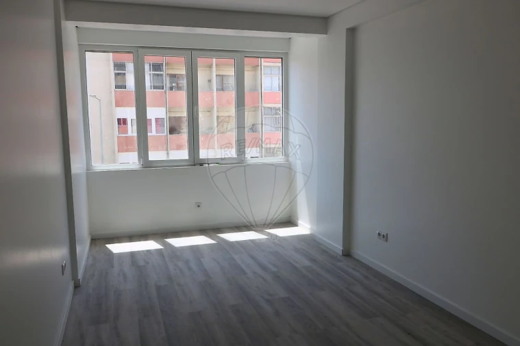 Apartamento T2 para Venda em União das Freguesias de Setúbal Foto 8