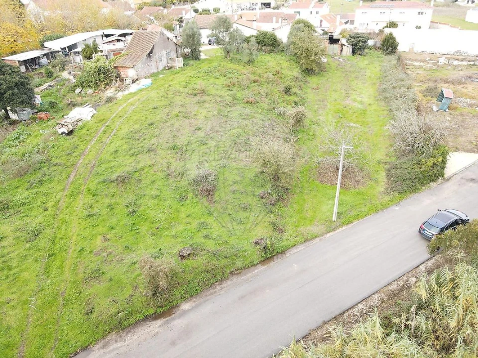 Terreno para Venda em Calvaria de Cima Foto 1