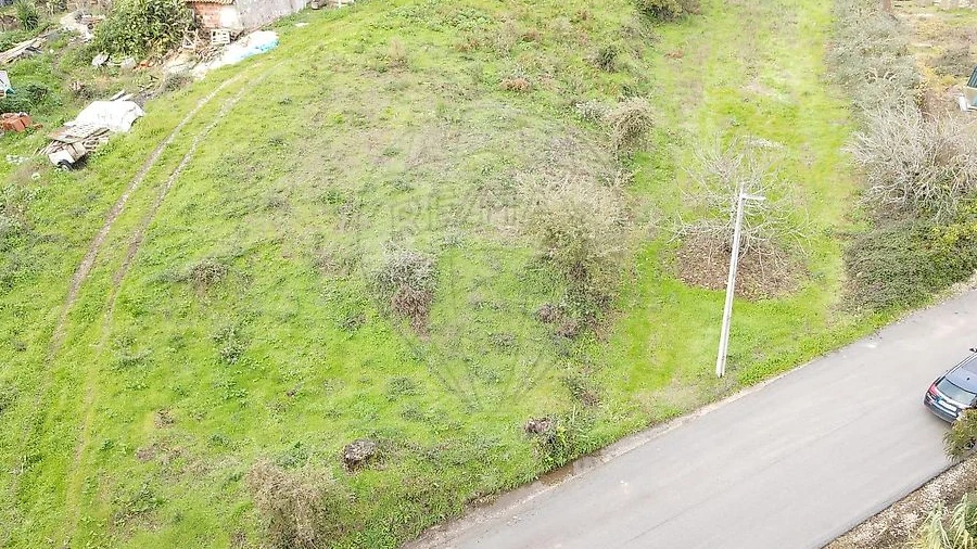 Terreno para Venda em Calvaria de Cima