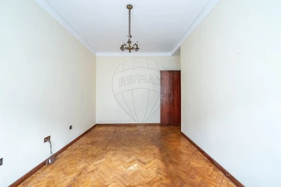 Apartamento T3 para Venda em Lordelo do Ouro e Massarelos