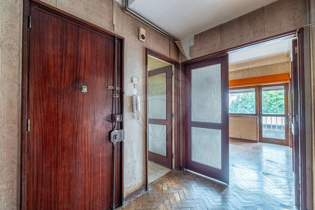 Apartamento T3 para Venda em Lordelo do Ouro e Massarelos Foto 2