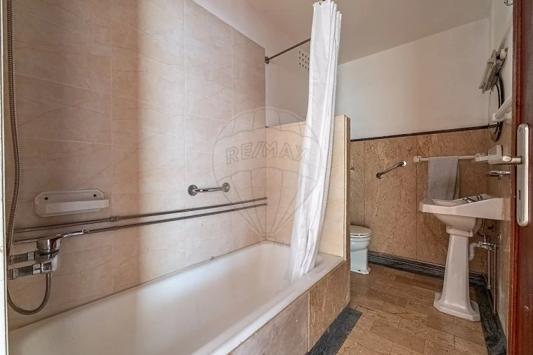 Apartamento T3 para Venda em Lordelo do Ouro e Massarelos Foto 8